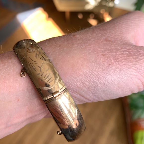 Hand Engraved 1940 Forstner Gold Fill Bracelet. Victorian Style Hinged Bangle. - Picture 7 of 7